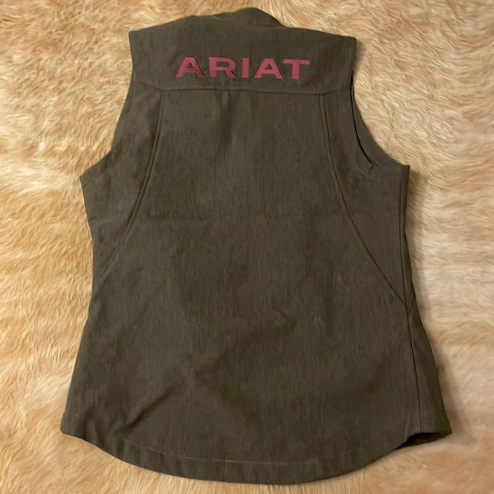 Womens ariat vest